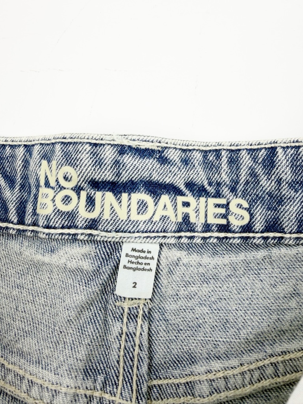 No Boundaries Wide Leg Jeans Light Wash Denim w/Pink Ribbon Detail Size 2 NWT - Picture 11 of 15